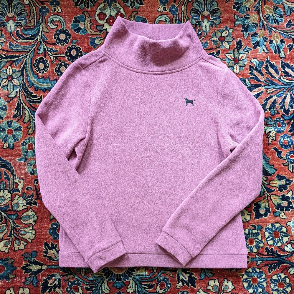 Mauve Fleece "The Black Dog" Pullover